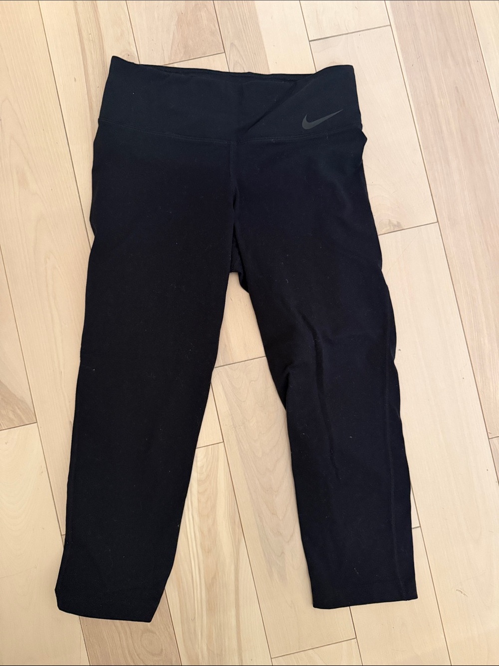 Nike Black Girls' Capri Leggings with Subtle Swoosh